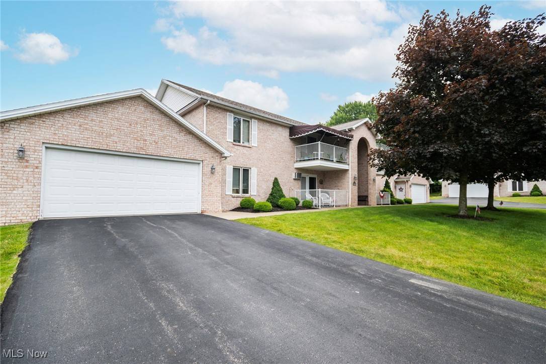 Youngstown, OH 44512,865 Auburn Hills DR #1
