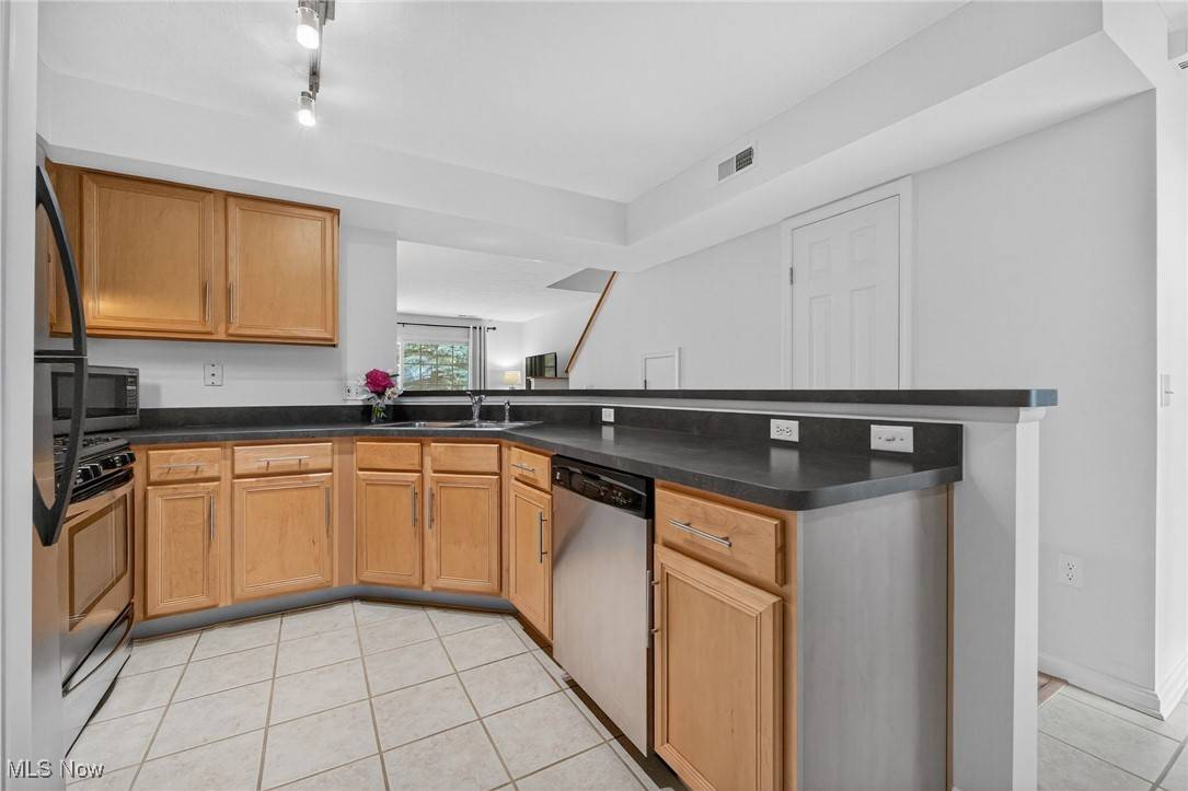 Middleburg Heights, OH 44130,15496 Shaleside CT