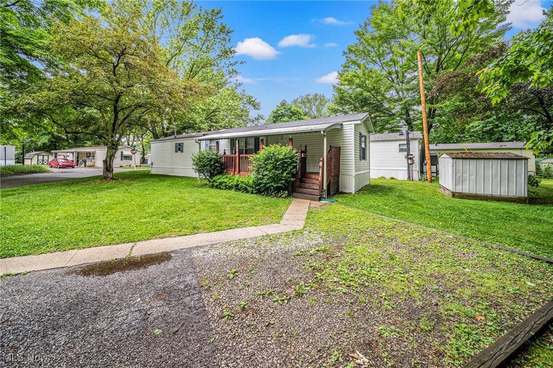 Mentor, OH 44060,100 Maplegrove LN