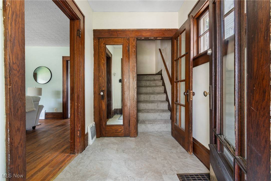 Barberton, OH 44203,523 Harvard AVE