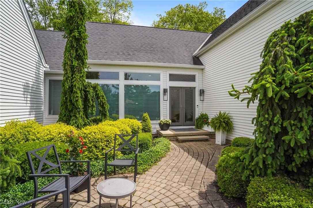 Aurora, OH 44202,255 Bonnie LN