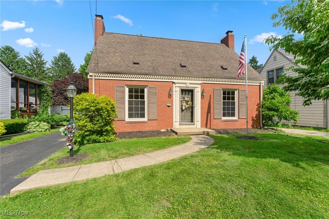 Hubbard, OH 44425,323 Christian AVE