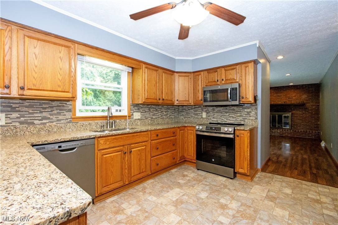 Orrville, OH 44667,1924 Primrose LN