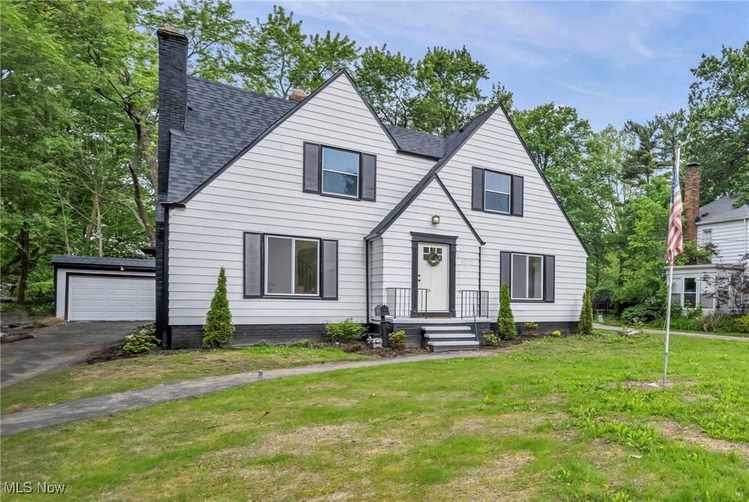 North Olmsted, OH 44070,4832 Clague RD
