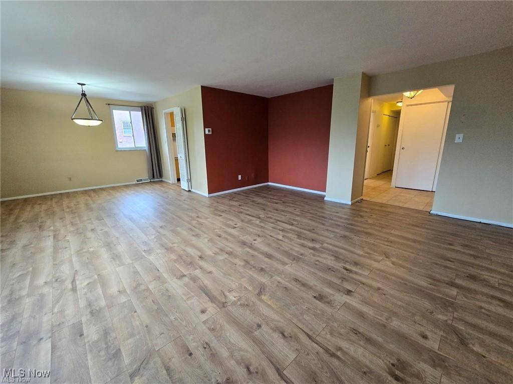 Shaker Heights, OH 44120,16100 Van Aken BLVD #202