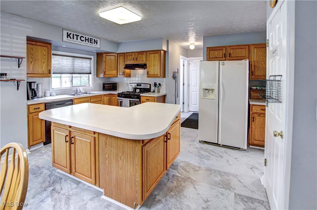 Streetsboro, OH 44241,2121 Laurel LN