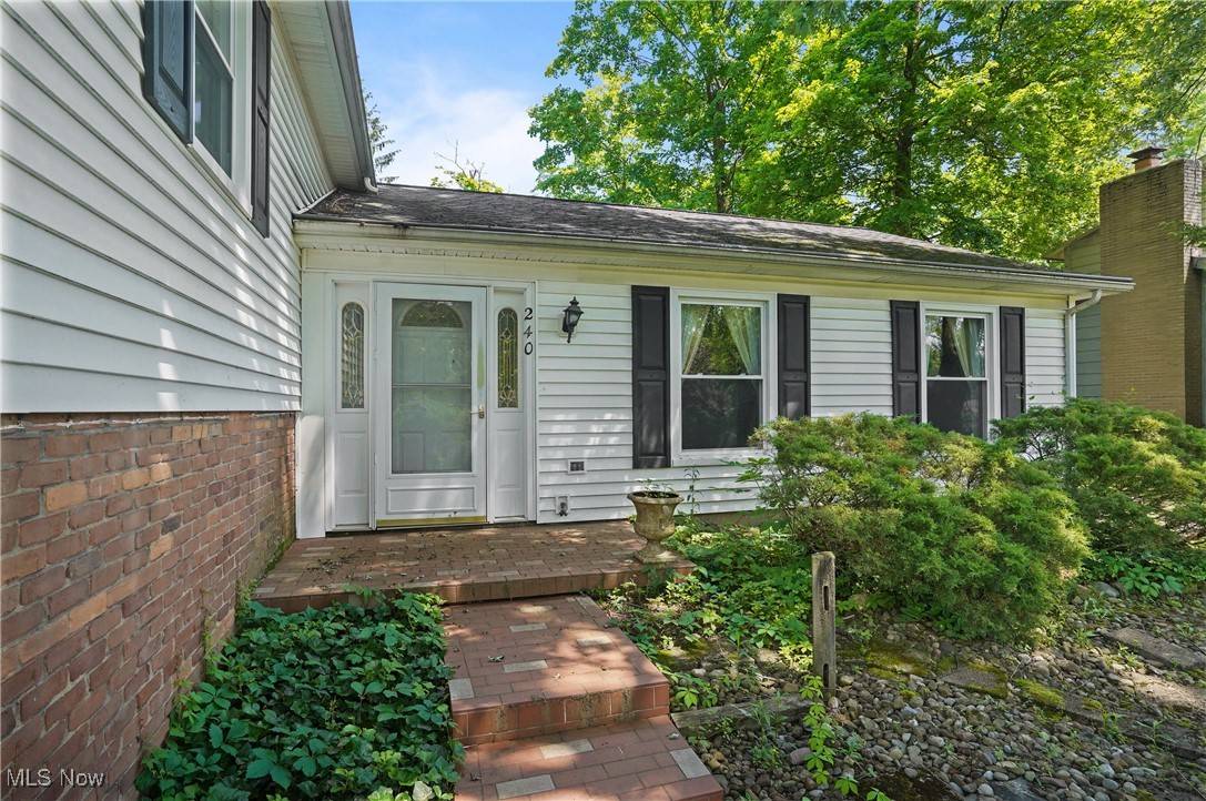 Aurora, OH 44202,240 S Park DR