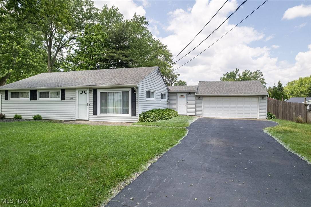 Twinsburg, OH 44087,9868 Ridgewood DR