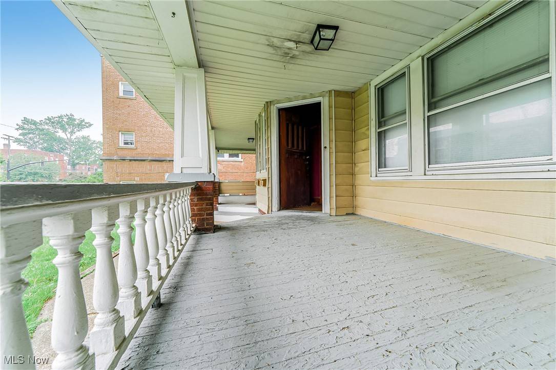 Lakewood, OH 44107,12224 Clifton BLVD