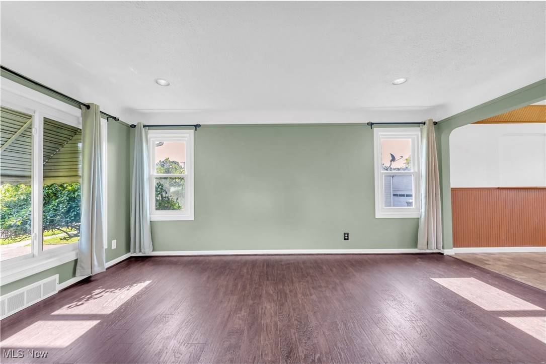 Parma, OH 44134,3111 Liggett DR