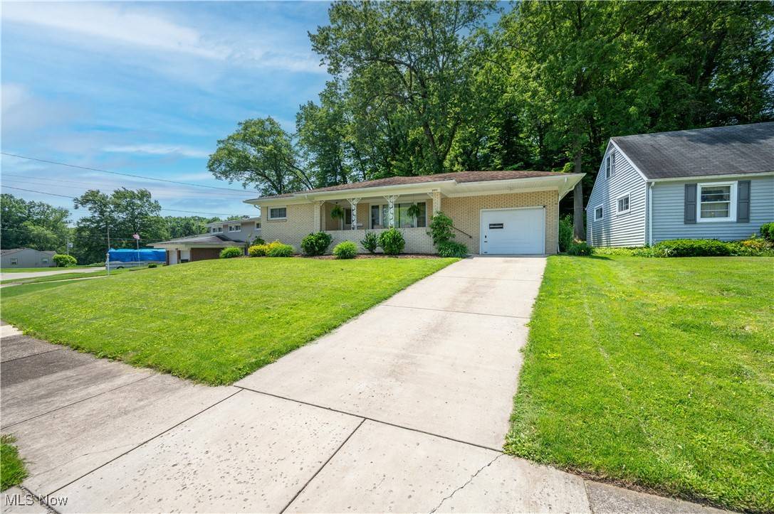 Youngstown, OH 44511,2002 Chapel Hill DR