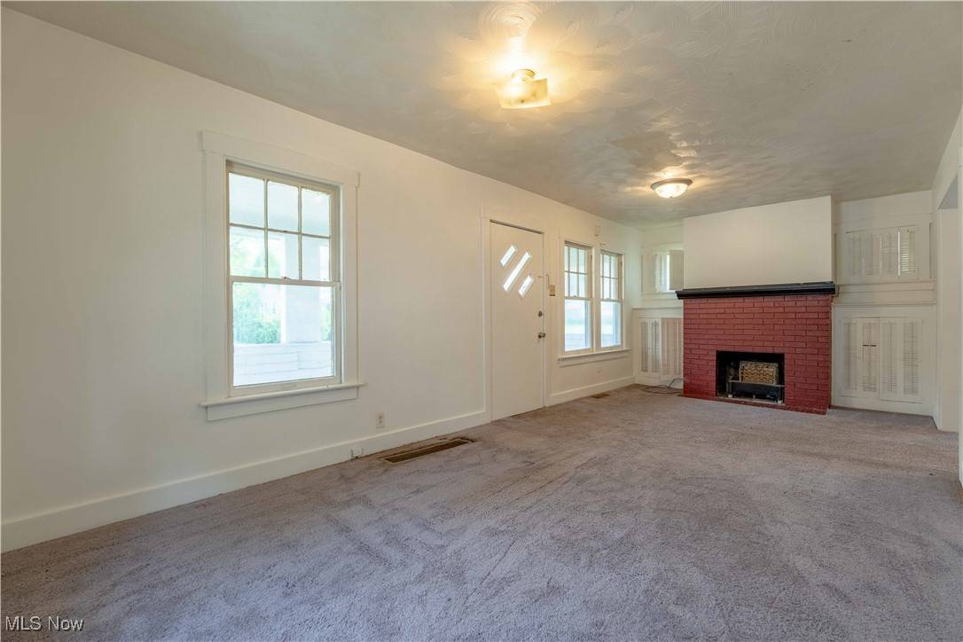 Akron, OH 44320,996 Peerless AVE