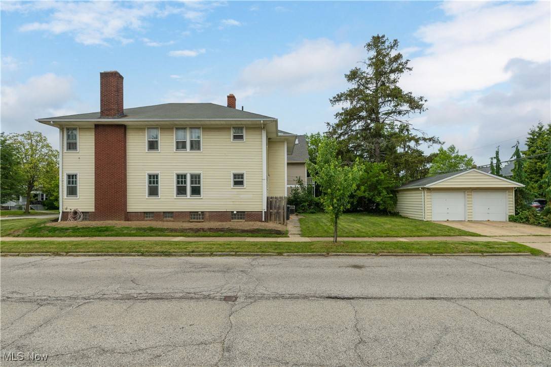 Lakewood, OH 44107,1319 Hathaway AVE