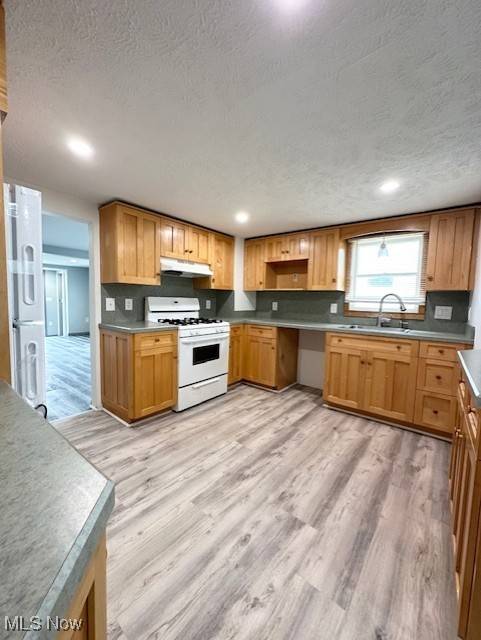 Lorain, OH 44052,362 E 47th ST