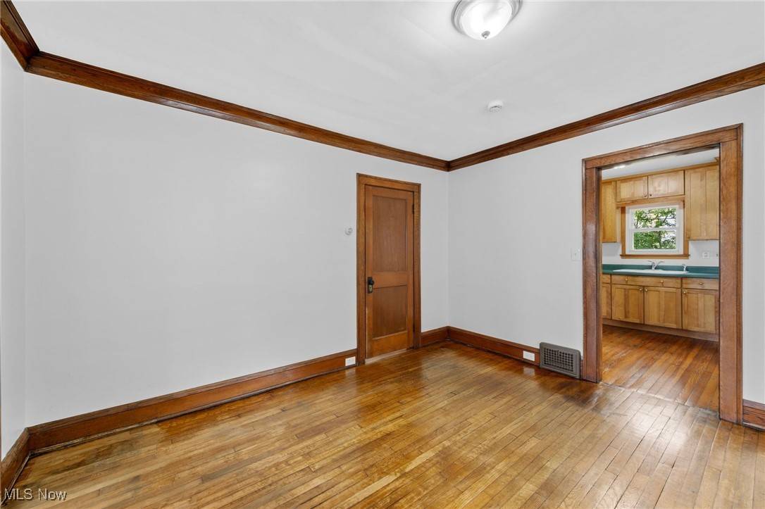 Cleveland, OH 44102,1325 W 93rd ST