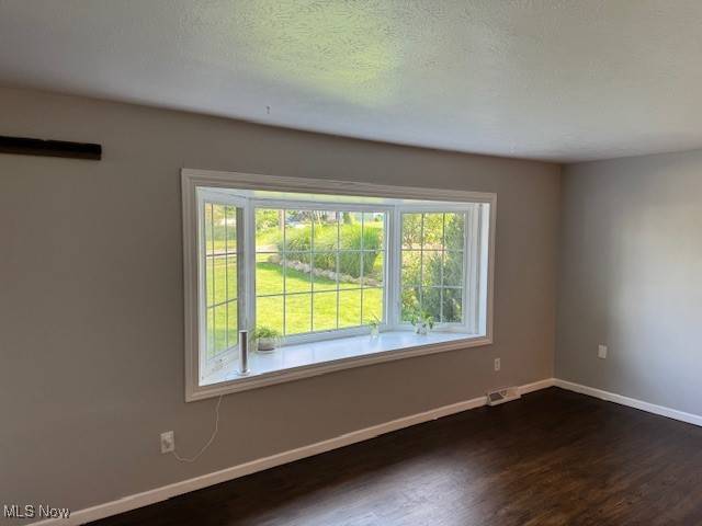 Twinsburg, OH 44087,9472 Lawnfield DR