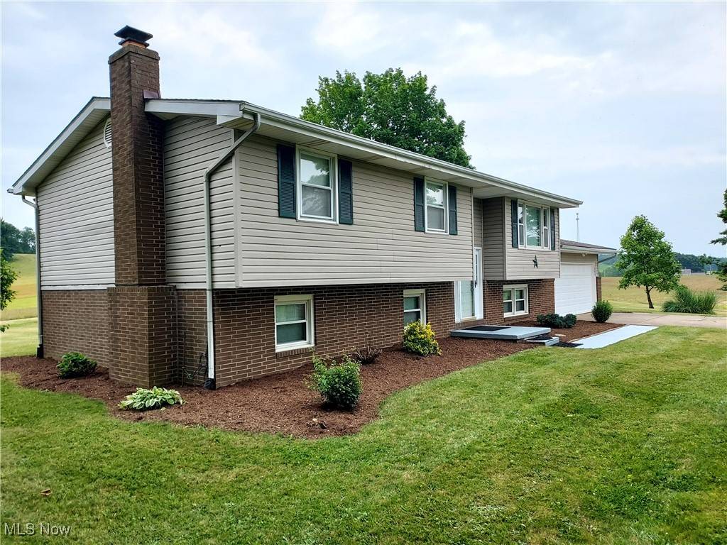 Louisville, OH 44641,1990 Belfort AVE
