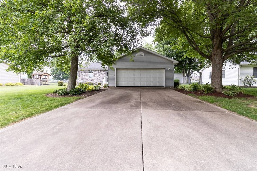 Salem, OH 44460,456 Hickory LN