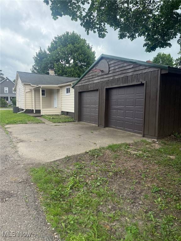 New Philadelphia, OH 44663,1218 Kaderly ST NW