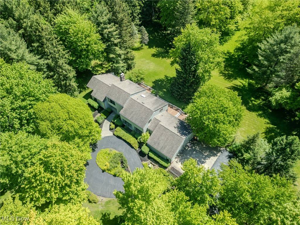 Novelty, OH 44072,13913 County Line RD