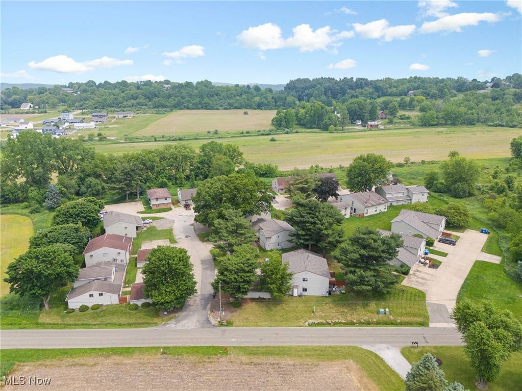 Bolivar, OH 44612,805 Kerns DR NE