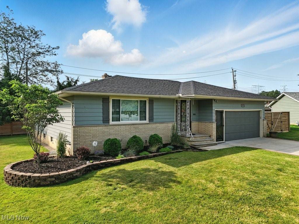 Parma, OH 44134,2747 Bowmen LN