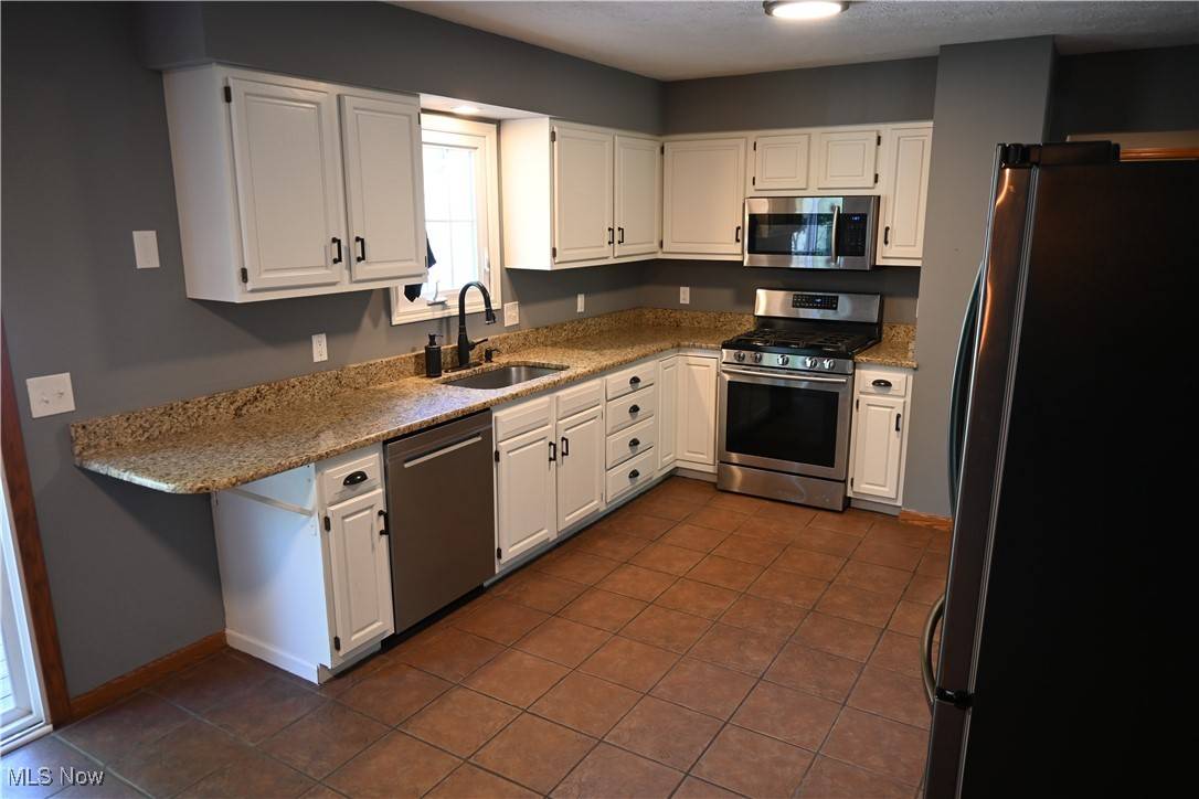 Medina, OH 44256,1265 Waterbury DR