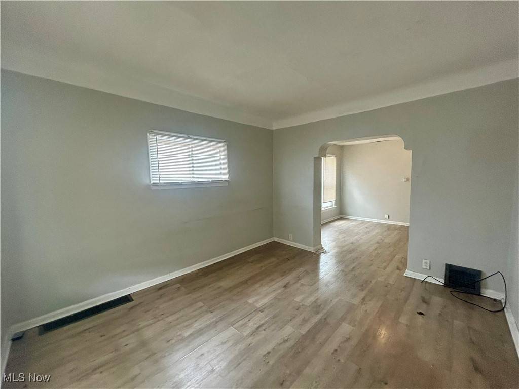 Cleveland, OH 44102,3180 W 90th ST
