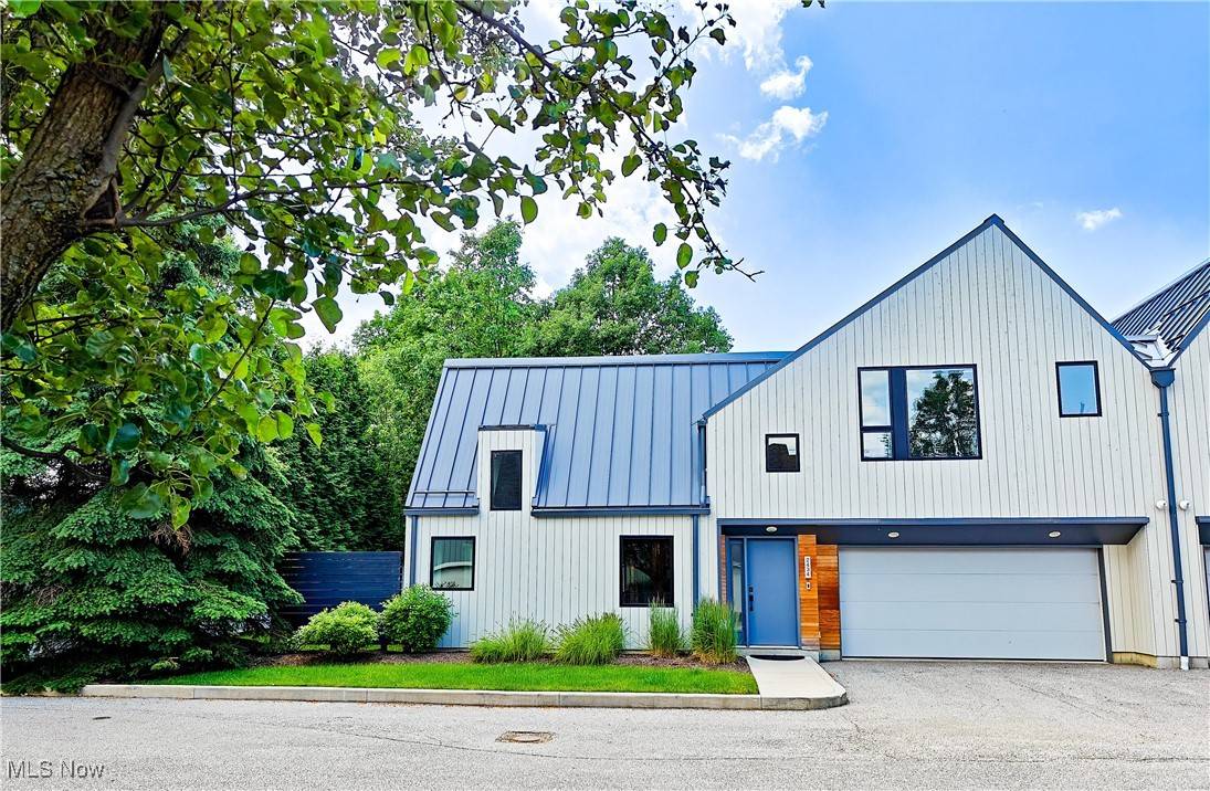 Beachwood, OH 44122,2434 Richmond RD