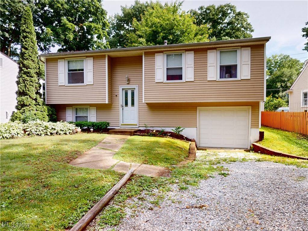 Madison, OH 44057,6242 Selkirk DR