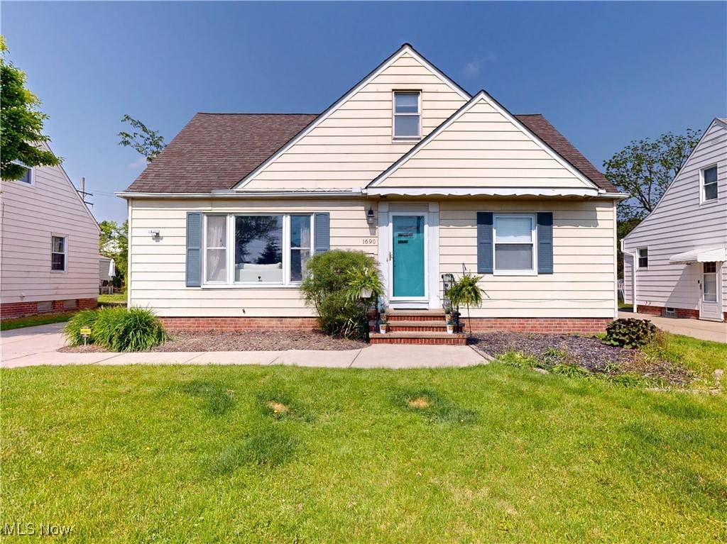 Mayfield Heights, OH 44124,1690 Byron DR