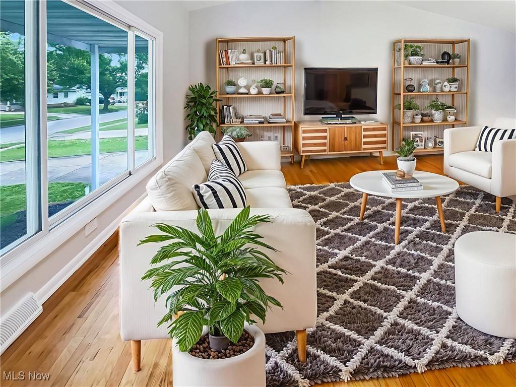 Stow, OH 44224,4131 Burton DR