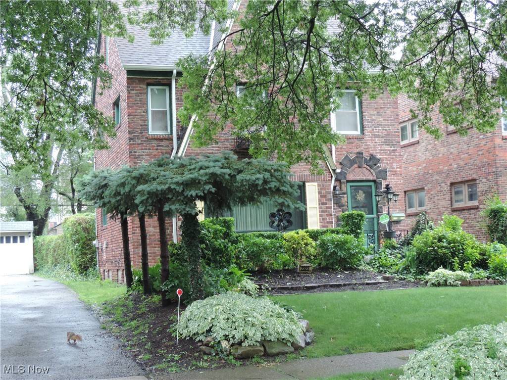 University Heights, OH 44118,2323 Scholl RD