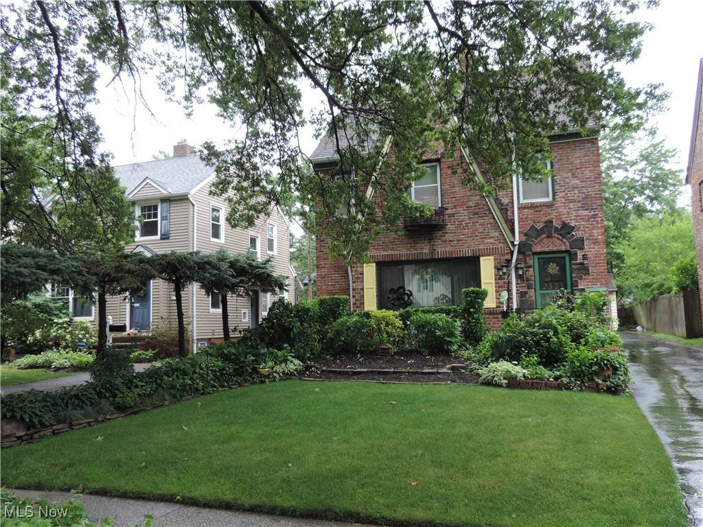 University Heights, OH 44118,2323 Scholl RD