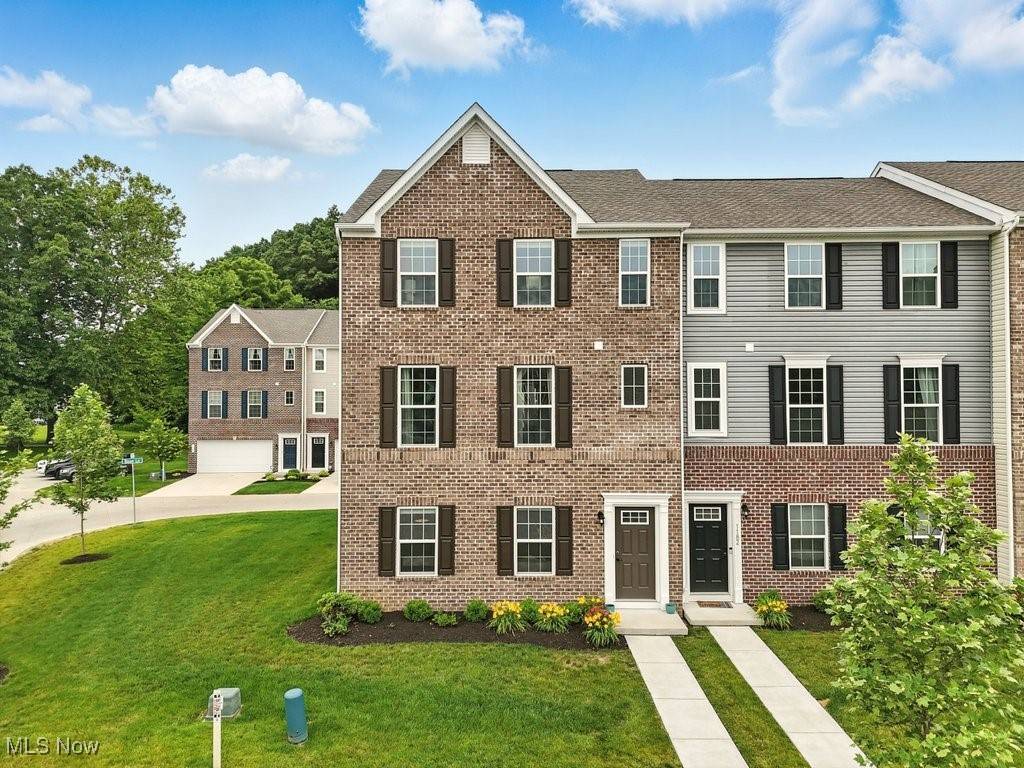 Akron, OH 44313,1184 Bean LN