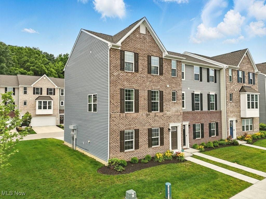 Akron, OH 44313,1184 Bean LN