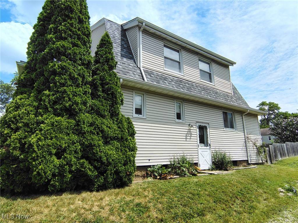 Akron, OH 44305,329 Morningview AVE