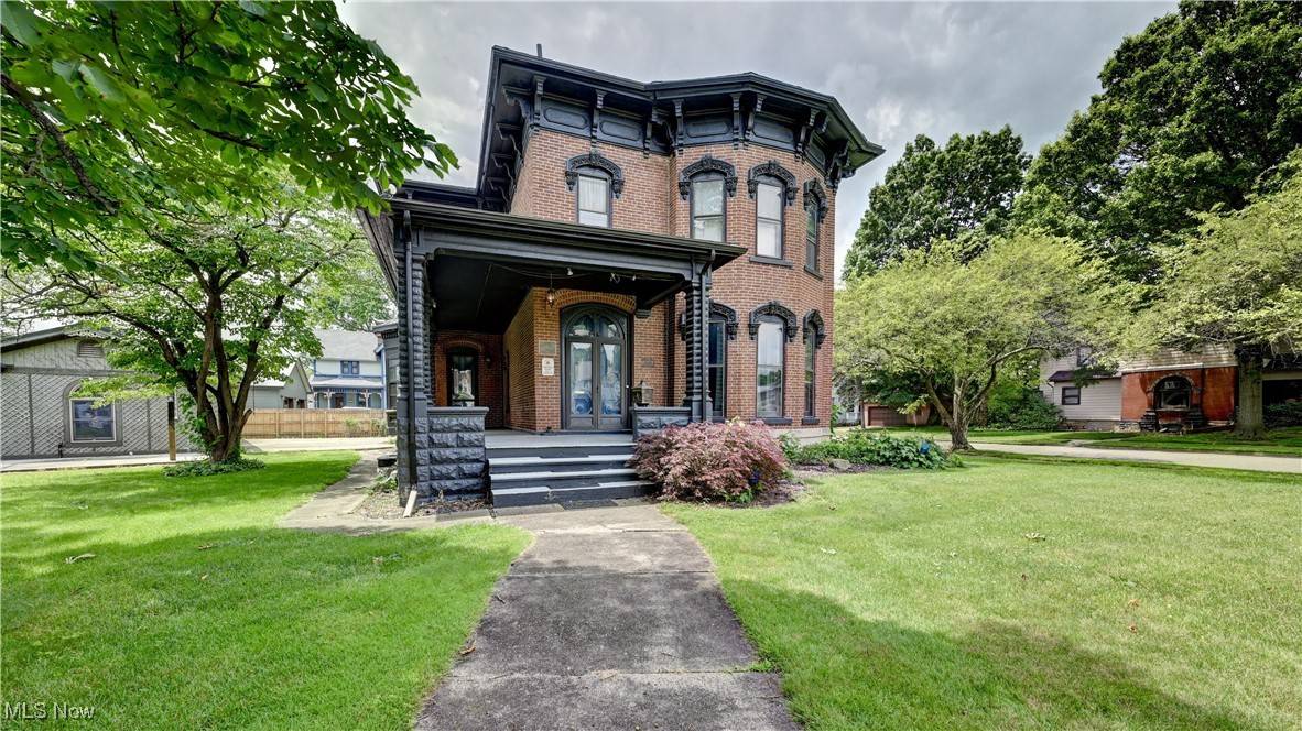 Dover, OH 44622,606 N Wooster AVE