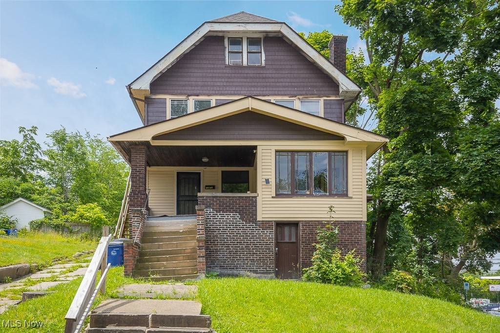 Cleveland, OH 44112,1810 Haldane RD