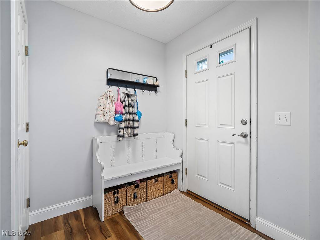 Avon Lake, OH 44012,725 Jockeys CIR