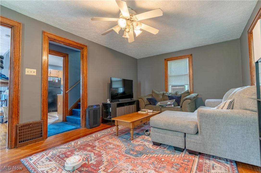 Akron, OH 44301,1358 Grant ST