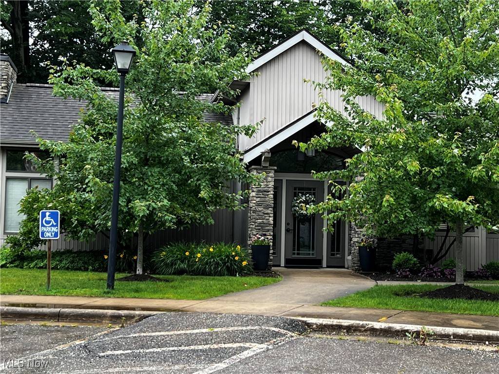 Fairlawn, OH 44333,3800 Rosemont BLVD #116D