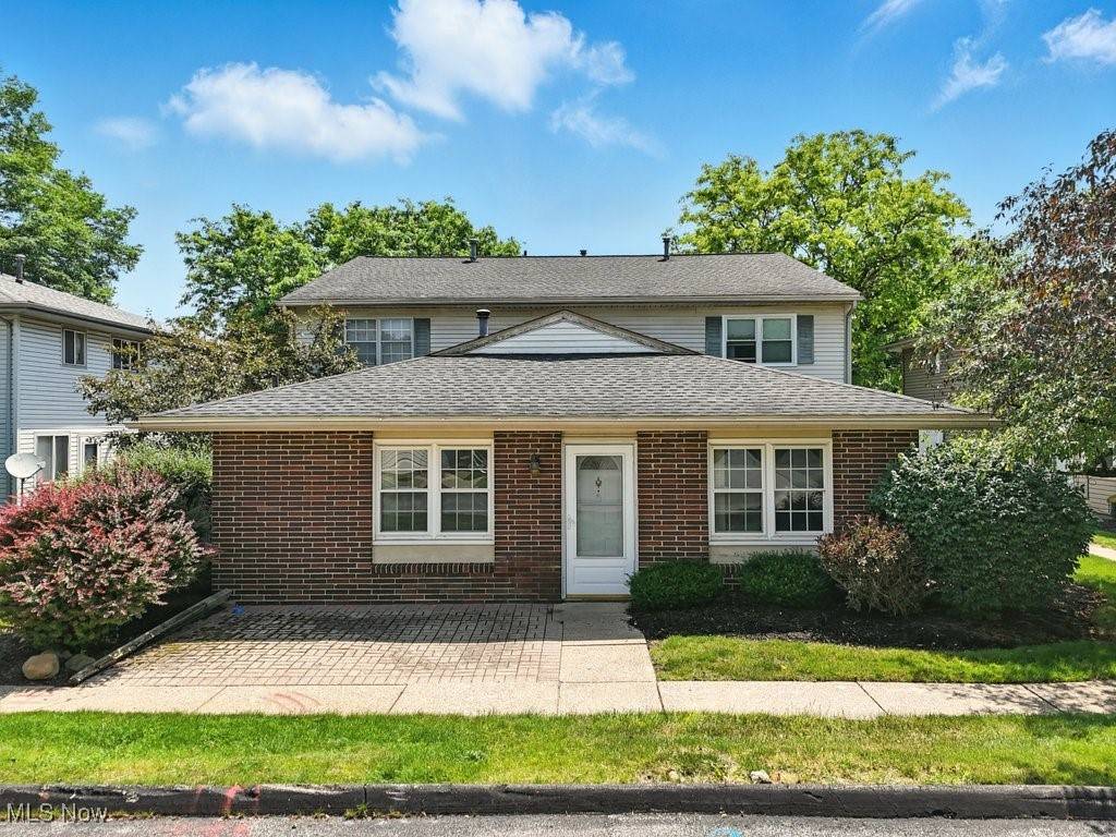 Uniontown, OH 44685,3820 Twin Pines DR #8A