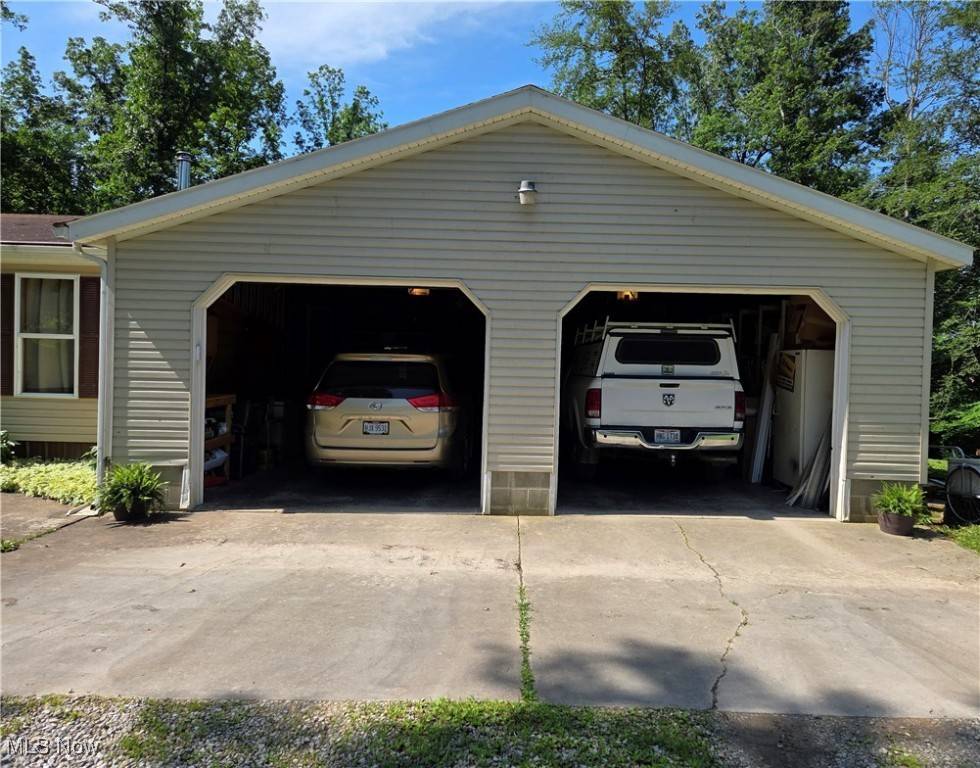 Cumberland, OH 43732,4502 Clover RD