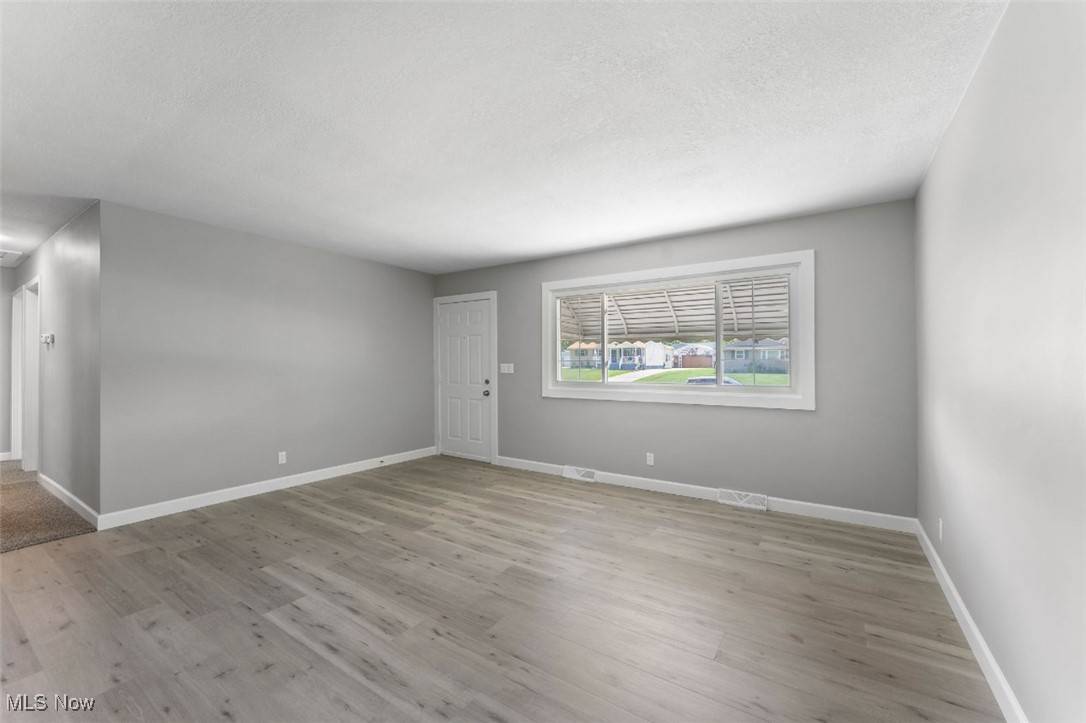 Youngstown, OH 44515,5318 Pinecrest AVE