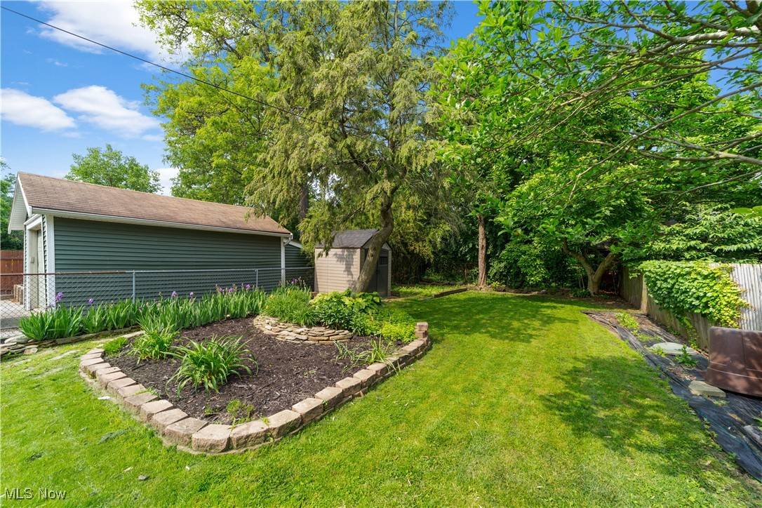 Lakewood, OH 44107,1208 Granger AVE
