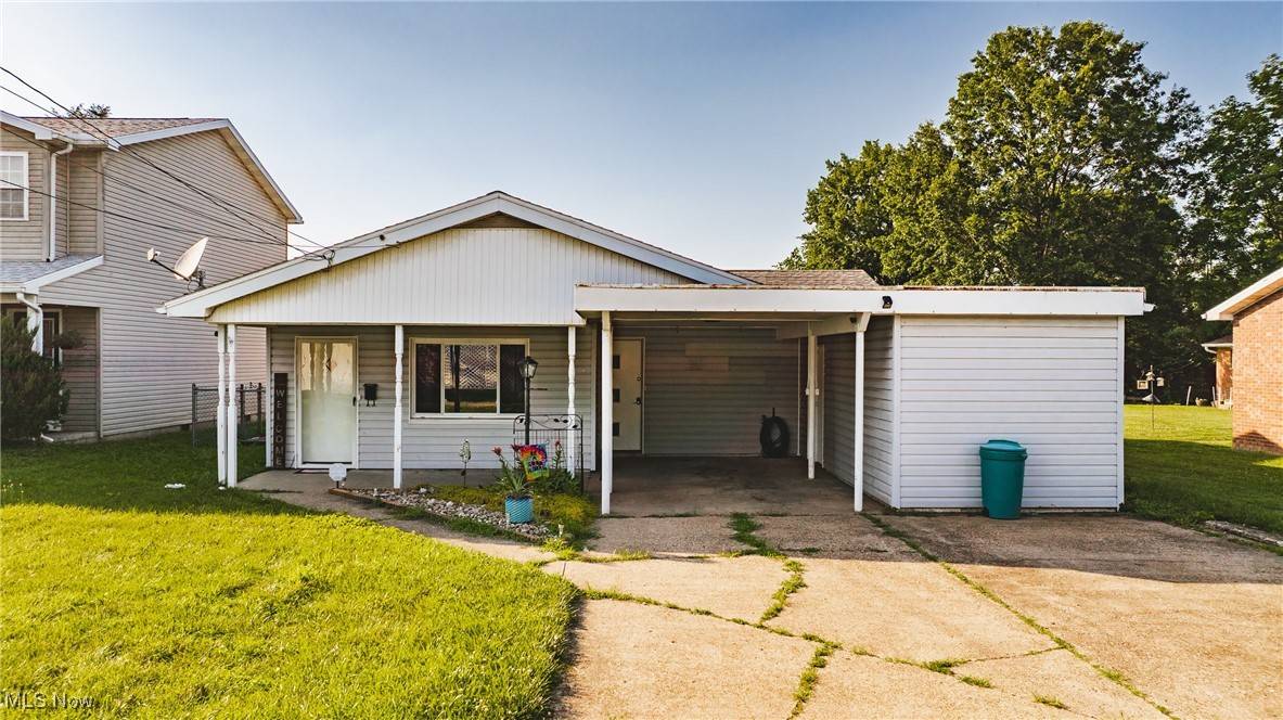 Williamstown, WV 26187,204 W 8 1/2 ST
