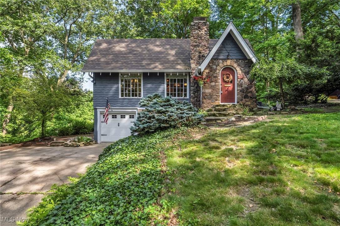 Akron, OH 44303,468 Palisades DR