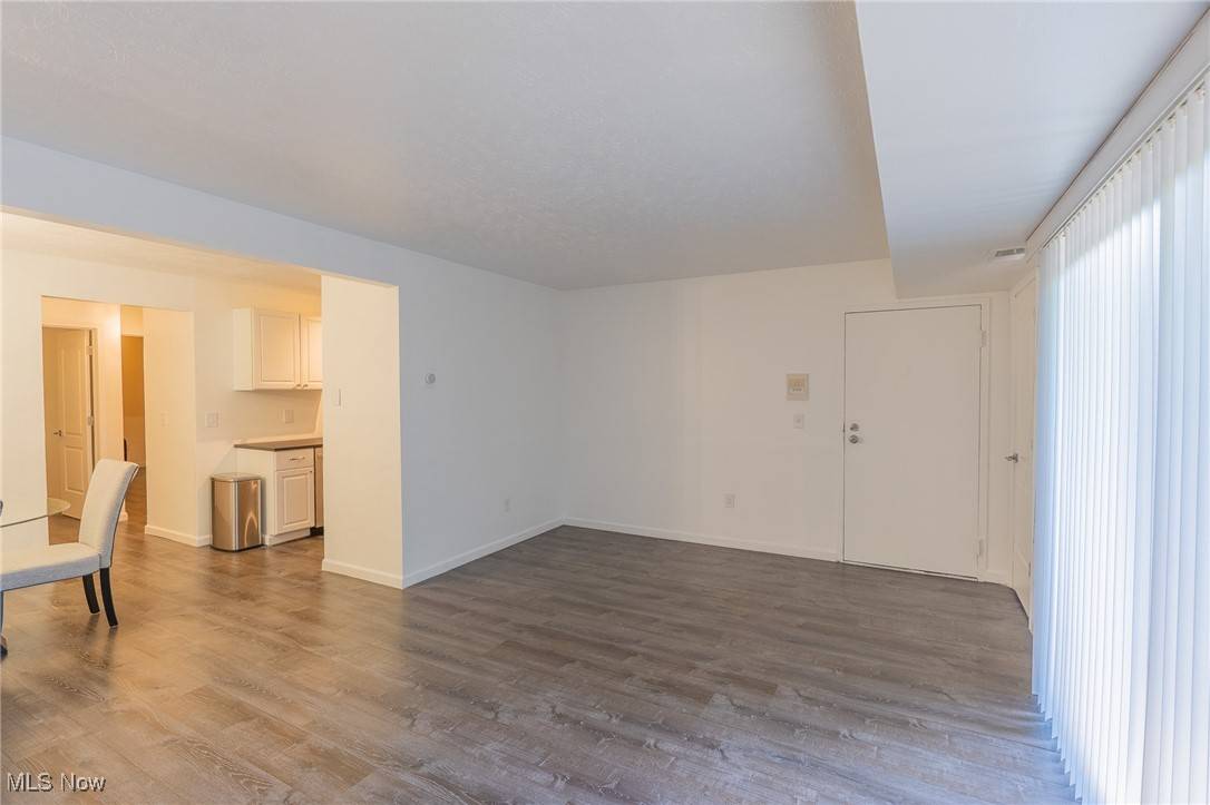 Cleveland Heights, OH 44118,3245 Mayfield RD #9