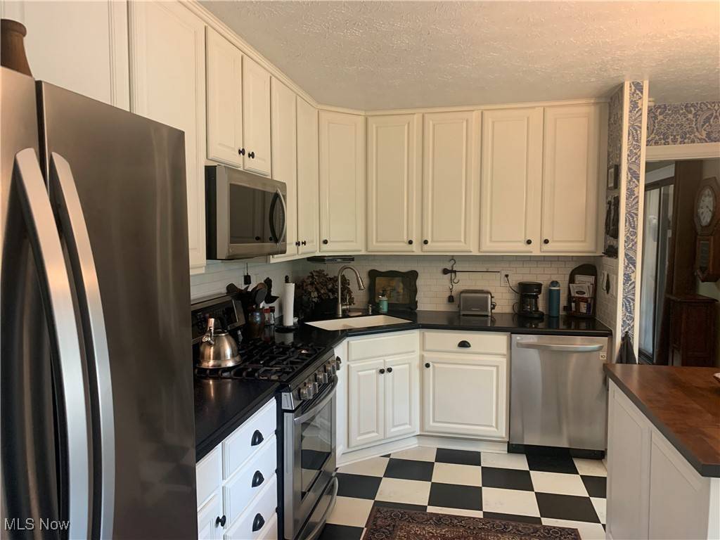 North Ridgeville, OH 44039,5634 White Oak WAY